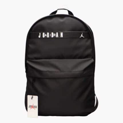 نمای جلویی کوله ورزشی جردن نایک با طراحی شیک و لوگوی Jordan