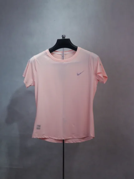 تیشرت زنانه نایک سایز L (وارداتی)